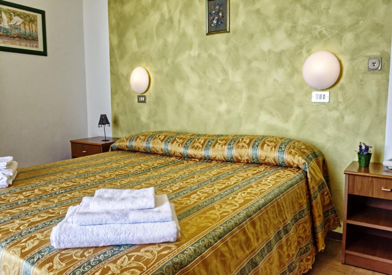 Hotel Pironi San Mauro Mare 外观 照片