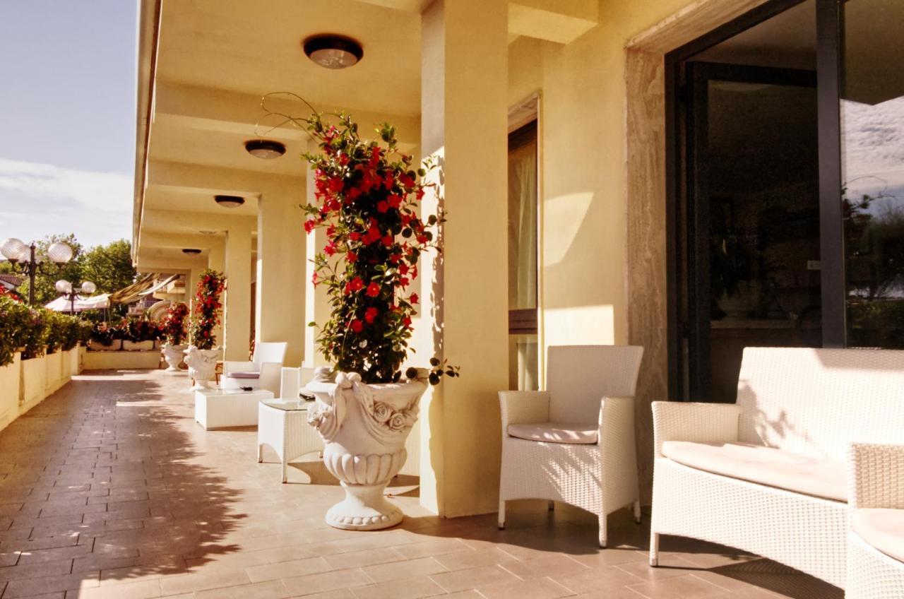 Hotel Pironi San Mauro Mare 外观 照片