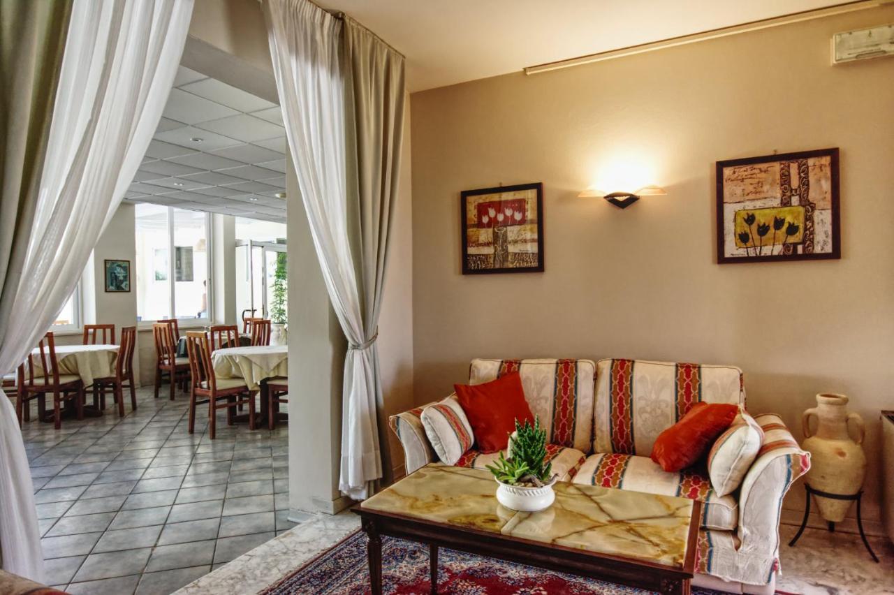 Hotel Pironi San Mauro Mare 外观 照片