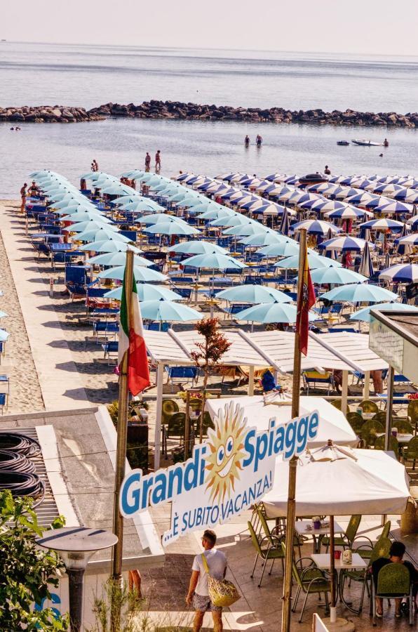 Hotel Pironi San Mauro Mare 外观 照片