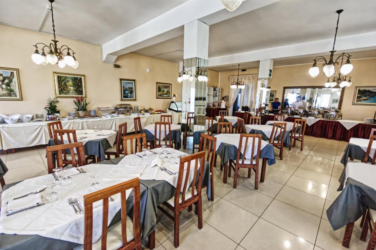 Hotel Pironi San Mauro Mare 外观 照片